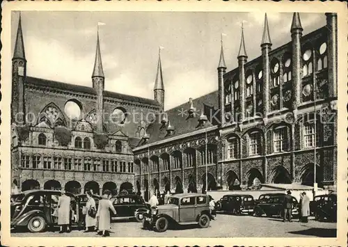 Luebeck Markt und Rathaus Autos Kat. Luebeck