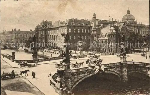 Berlin Koenigliches Schloss mit Kaiser Wilhelm Bruecke Pferdekutsche Kat. Berlin