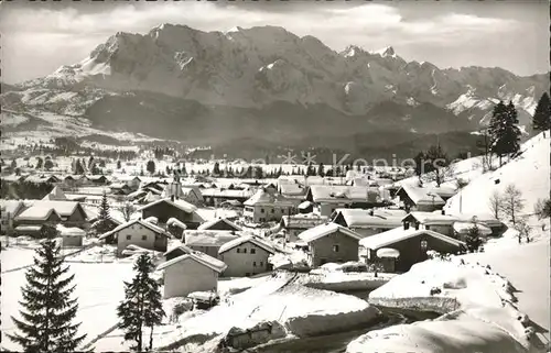 Wallgau mit Wetterstein und Dreitorspitze Kat. Wallgau