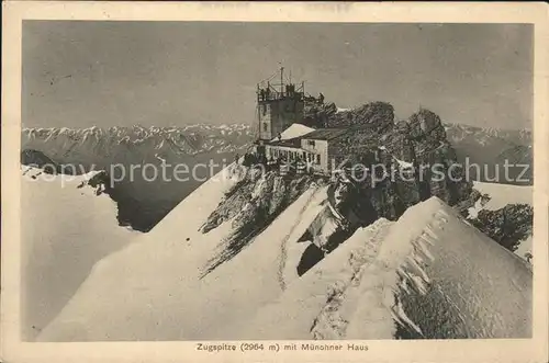 Garmisch Partenkirchen Zugspitze mit Muenchner Haus Fernblick Kat. Garmisch Partenkirchen