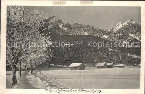 Garmisch-Partenkirchen Winterimpressionen am Riessersee Fussweg / Garmisch-Partenkirchen /Garmisch-Partenkirchen LKR