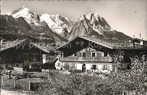 Garmisch-Partenkirchen Bauernhaeuser Wettersteingebirge / Garmisch-Partenkirchen /Garmisch-Partenkirchen LKR