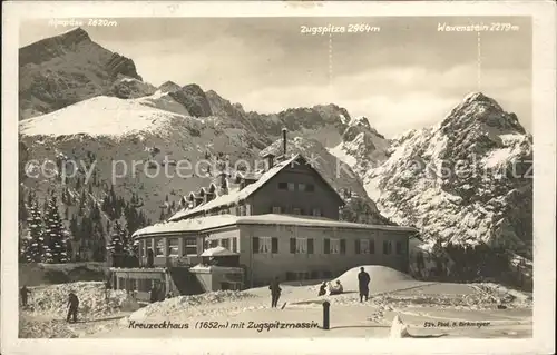 Kreuzeckhaus Berghuette mit Zugspitzmassiv Wettersteingebirge Kat. Garmisch Partenkirchen