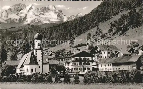 Wallgau Ortsansicht mit Kirche Zugspitzmassiv Wettersteingebirge Kat. Wallgau