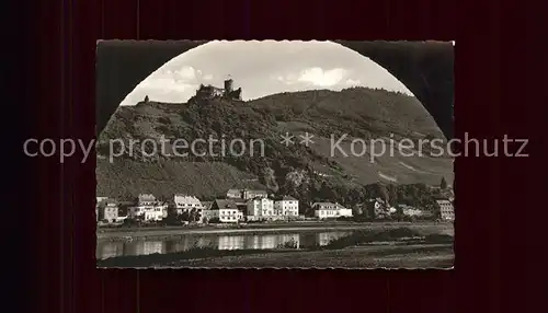 Bernkastel Kues Uferpartie an der Mosel Burg Kat. Bernkastel Kues