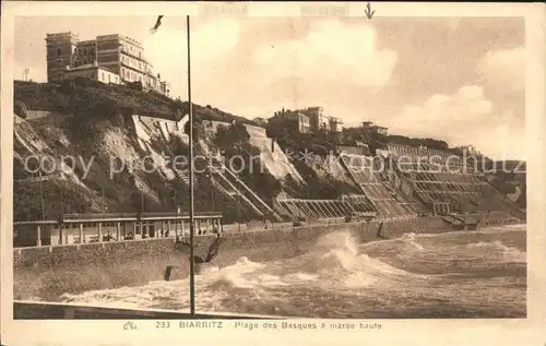 Biarritz Pyrenees Atlantiques Plage des Basques a maree haute Kat. Biarritz