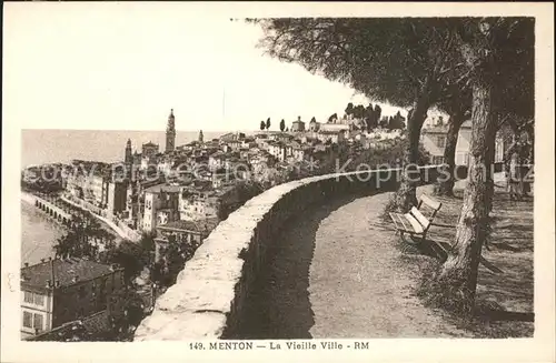 Menton Alpes Maritimes Vue sur la vieille ville Kat. Menton