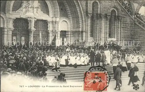 Lourdes Hautes Pyrenees Procession du Saint Sacrement Basilique Stempel auf AK Kat. Lourdes