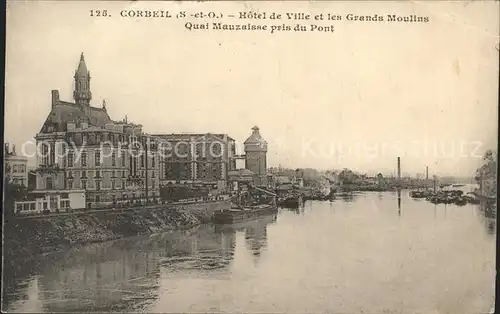 Corbeil-Essonnes Hotel de Ville et les Grands Moulins Quai Mauzaisse / Corbeil-Essonnes /Arrond. d Evry
