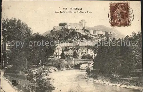 Lourdes Hautes Pyrenees Chateau Fort Stempel auf AK Kat. Lourdes