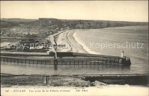 Fecamp Vue prise de la Falaise d amont Phare Plage Kat. Fecamp