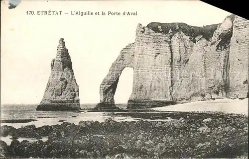 Etretat Aiguille et la Porte d Aval Kat. Etretat