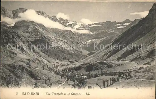 Gavarnie Hautes Pyrenees Vue generale et le Cirque Kat. Gavarnie