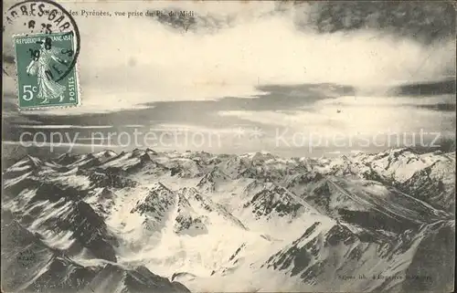 Benejacq La Chaine des Pyrenees vue panoramique prise du Pic du Midi Kat. Benejacq