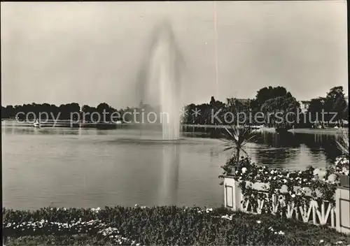 Schwerin Mecklenburg Pfaffenteich Fontaene Kat. Schwerin