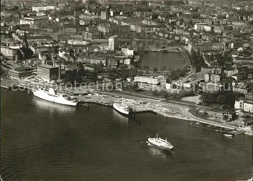 Kiel Faehrhaus nach Norden Fliegeraufnahme Ozeandampfer Kat. Kiel