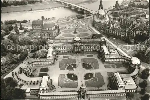 Dresden Zwinger und Theaterplatz Fliegeraufnahme