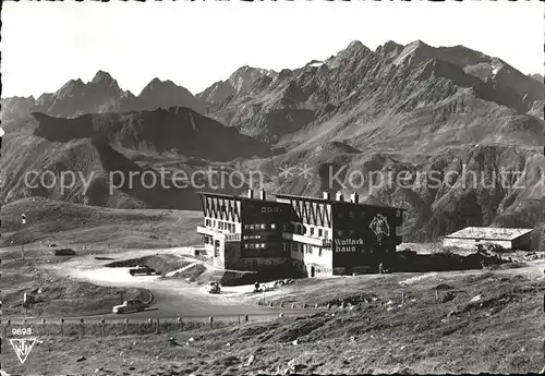 Heiligenblut Kaernten Grossglockner Hochalpenstrasse mit Hotel Wallackhaus Berggasthof Kat. Heiligenblut