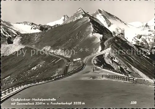 Heiligenblut Kaernten Grossglockner Hochalpenstrasse mit Sonnwelleck und Fuscherkarkopf Hohe Tauern Kat. Heiligenblut