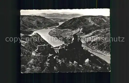 Schoenbuehel Aggsbach Panorama mit Burgruine Aggstein Donau Wachau Kat. Schoenbuehel Aggsbach