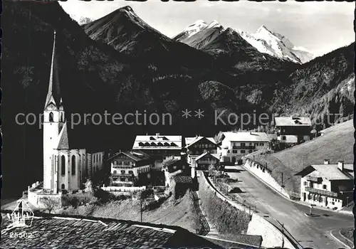 Heiligenblut Kaernten Ortsansicht mit Kirche Grossglockner Hochalpenstrasse Hohe Tauern Kat. Heiligenblut