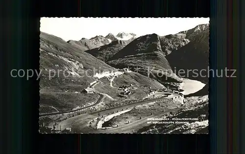 Heiligenblut Kaernten Grossglockner Hochalpenstrasse mit Schobergruppe Suedrampe Hohe Tauern Kat. Heiligenblut