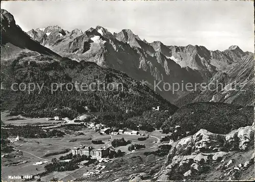 Maloja GR Gesamtansicht mit Alpenpanorama Oberengadin / Maloja Graubuenden /Bz. Maloja