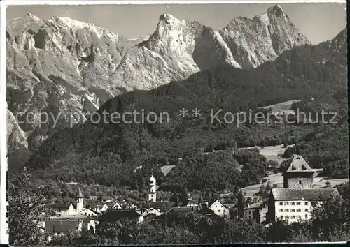 Maienfeld Ortsansicht mit Kirche Alpen Kat. Maienfeld