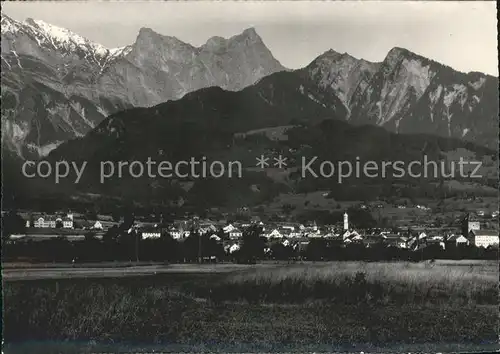 Maienfeld Gesamtansicht mit Gleckhorn Raetikon Kat. Maienfeld