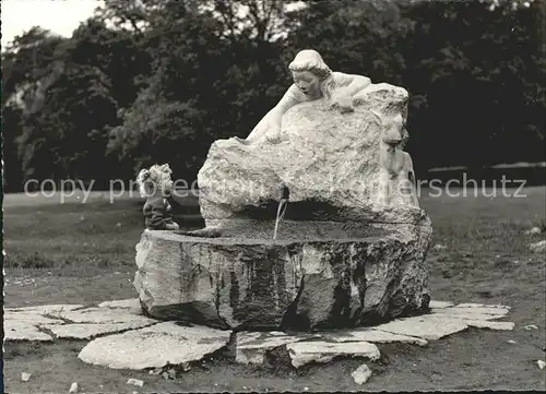 Maienfeld Heidi Brunnen zu Ehren der Dichterin Johanna Spyri Bildhauer H. Walt Kat. Maienfeld