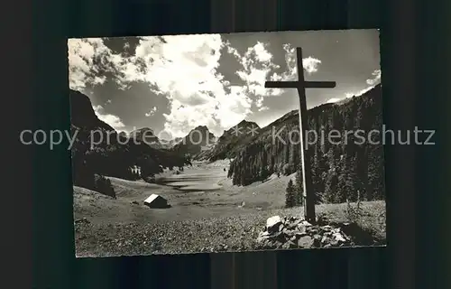 Bruelisau Saemtisersee mit Roslenfirst und Widderalpstoecke Appenzeller Alpen Kreuz Kat. Bruelisau