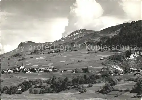 Meierhof Surselva Gesamtansicht mit Piz Mundaun Kat. Meierhof