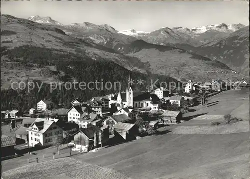 Meierhof Surselva Gesamtansicht mit Alpenpanorama Kat. Meierhof