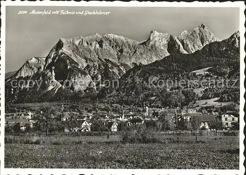 Maienfeld Gesamtansicht mit Falknis und Gleckhoerner Raetikon Kat. Maienfeld