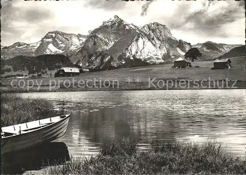 Wildhaus SG Uferpartie am Schwendisee mit Saentis und Schafberg Appenzeller Alpen