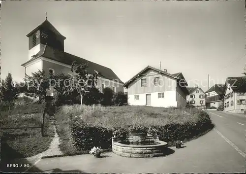 Berg SG Ortspartie an der Kirche Brunnen Kat. Berg SG