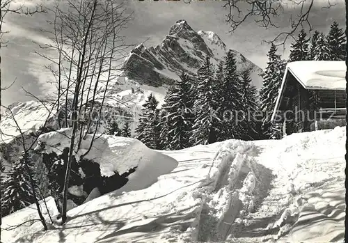 Braunwald GL Berghuette Wintersportplatz Blick zum Ortstock Glarner Alpen Kat. Braunwald