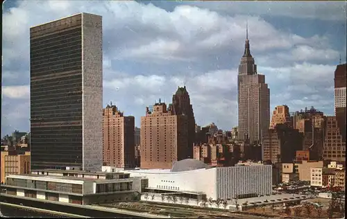 New York City Headquarters East River / New York /