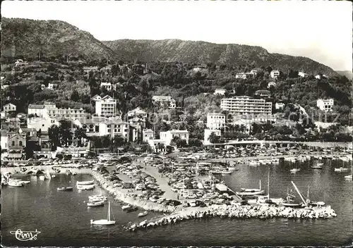 Le Lavandou Le Port vue aerienne / Le Lavandou /Arrond. de Toulon