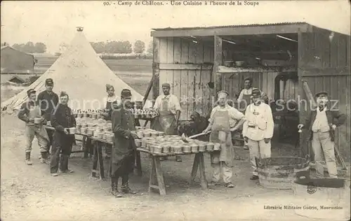 Camp de Chalons Cuisine a l'heure de la Soupe Militaire / Mourmelon-le-Petit /Arrond. de Chalons-en-Champagne