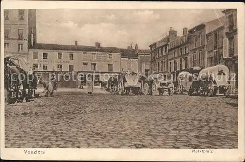 Vouziers Marktplatz Planwagen Kriegserinnerungskarte / Vouziers /Arrond. de Vouziers