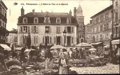 Perigueux Hotel de Ville et le Marche / Perigueux /Arrond. de Perigueux