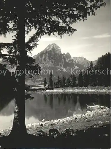 Naefels Uferpartie am See Gasthaus Obersee Bruennelistock Kat. Naefels