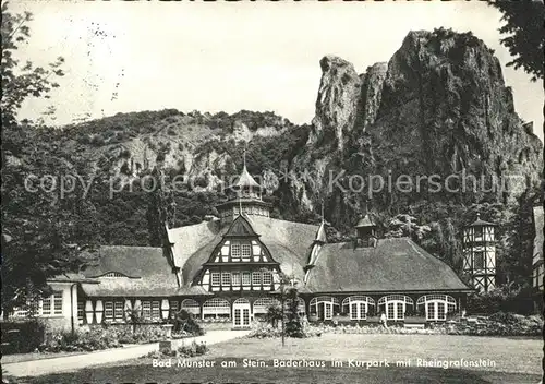 Bad Muenster Stein Ebernburg Baederhaus im Kurpark mit Rheingrafenstein / Bad Muenster am Stein-Ebernburg /Bad Kreuznach LKR