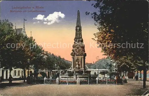 Ludwigshafen Rhein Marktplatz mit Luitpoldbrunnen Kat. Ludwigshafen am Rhein