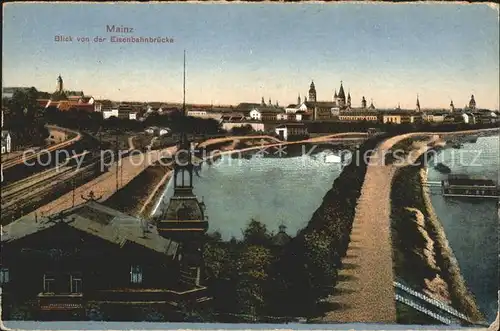 Mainz Rhein Blick von der Eisenbahnbruecke / Mainz Rhein /Mainz Stadtkreis