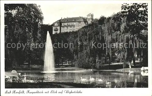 Bad Hersfeld Kurparkteich mit Blick auf Wigbertshoehe Fontaene Schwan Kat. Bad Hersfeld