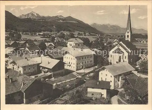 Bergen Chiemgau Ortsansicht mit Kirche Hochgern Kampenwand Chiemgauer Alpen / Bergen /Traunstein LKR