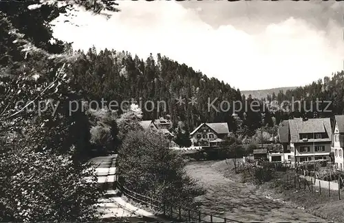 Schoenmuenzach Partie am Fluss Kneipp und Luftkurort im Murgtal Schwarzwald Kat. Baiersbronn