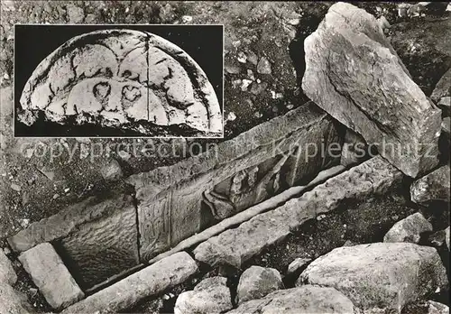 Murrhardt Walterichgrab mit Kopfteil der Grabplatte Kat. Murrhardt